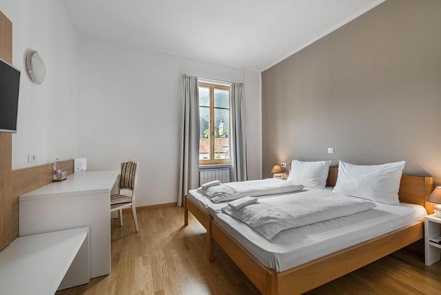 Hotel Dvorec Tolmin Ngoại thất bức ảnh