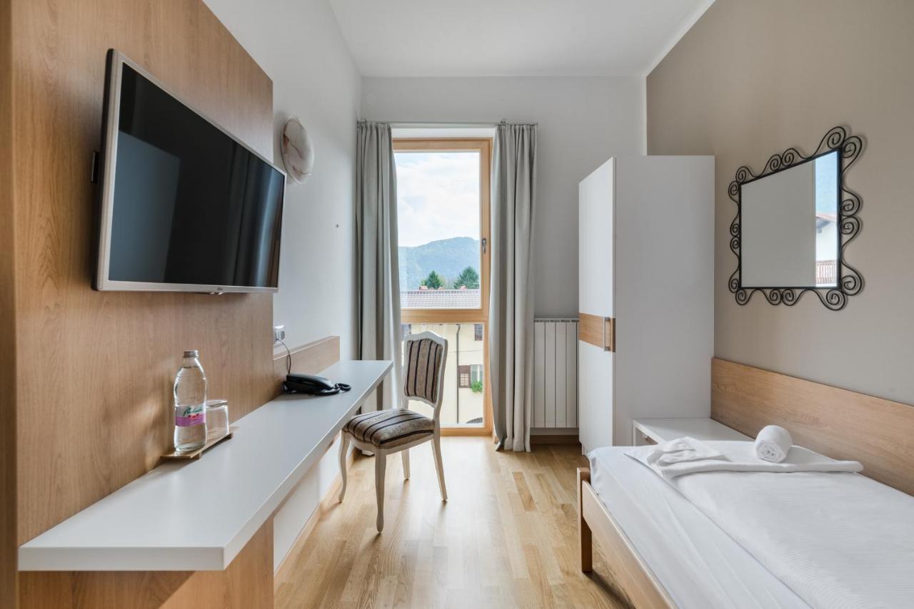 Hotel Dvorec Tolmin Ngoại thất bức ảnh